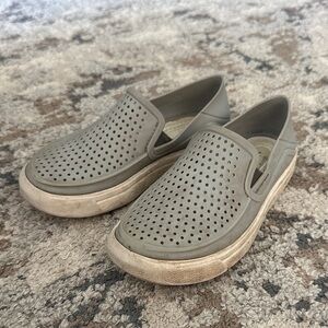 Gray toddler crocs